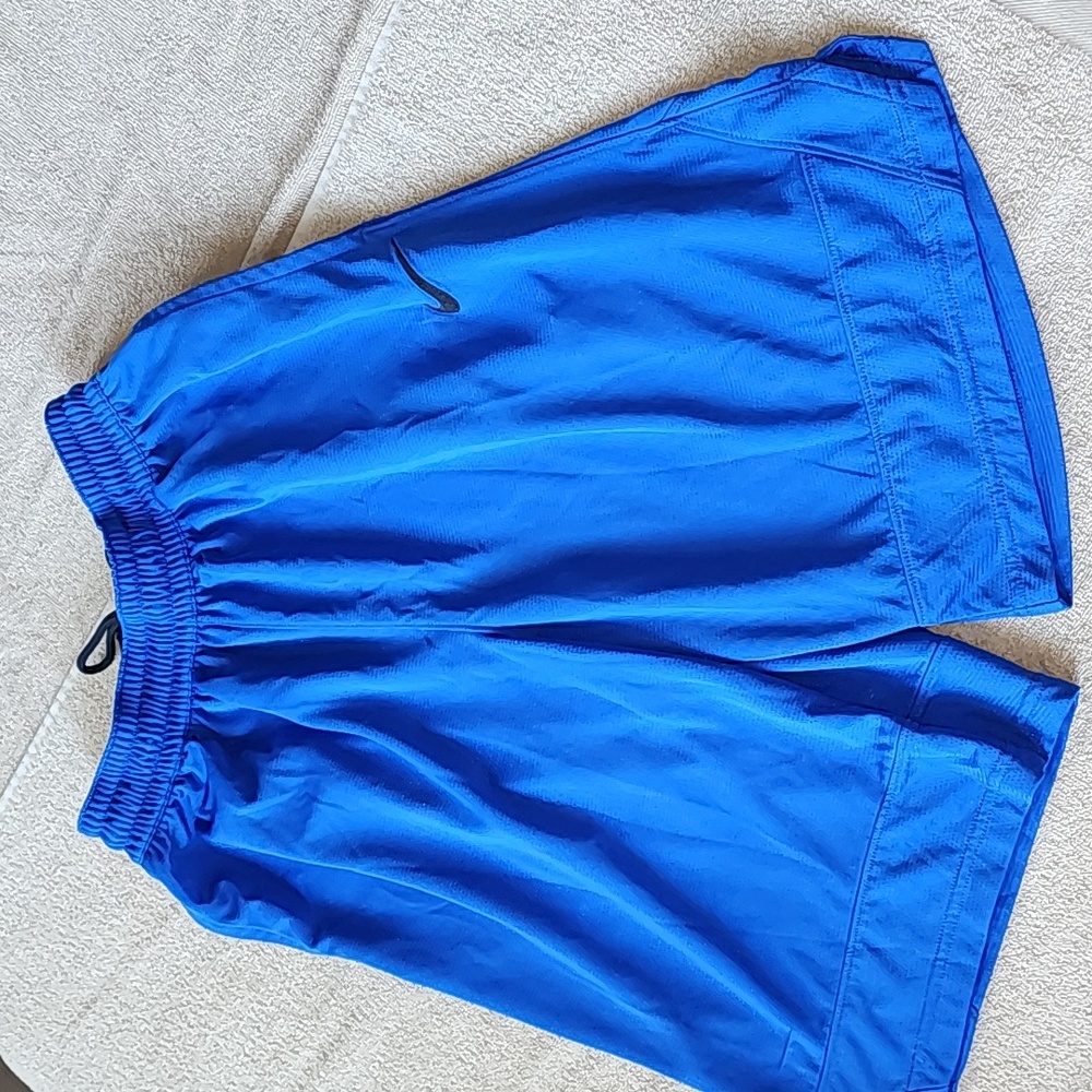 Nike Dri Fit Boys Medium Basketball Short Blue